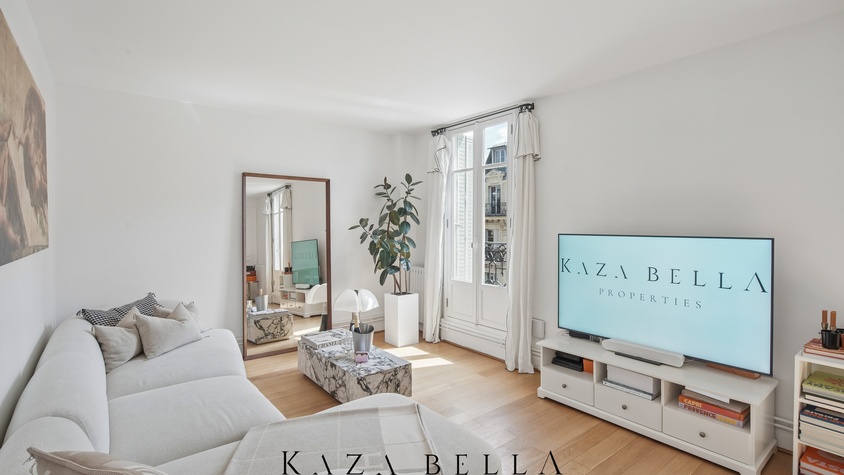 Montorgueil Luxury 2 Bedroom Apartment with Balcony