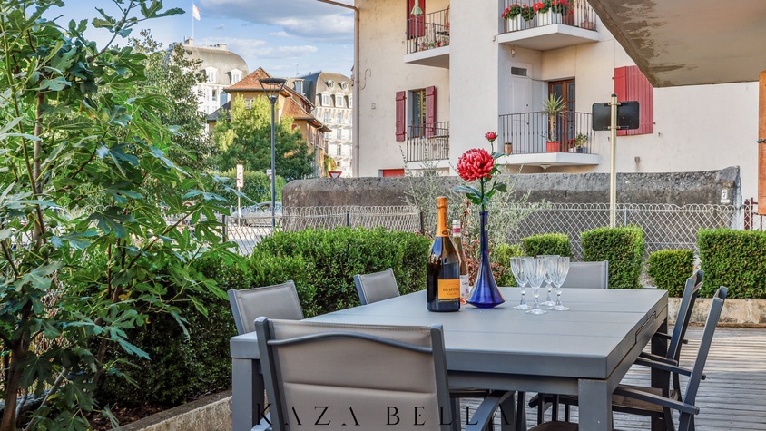 Elegant apartment with terrace near the Annecy Casino